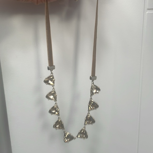 5 Necklaces - Picture 4 of 6